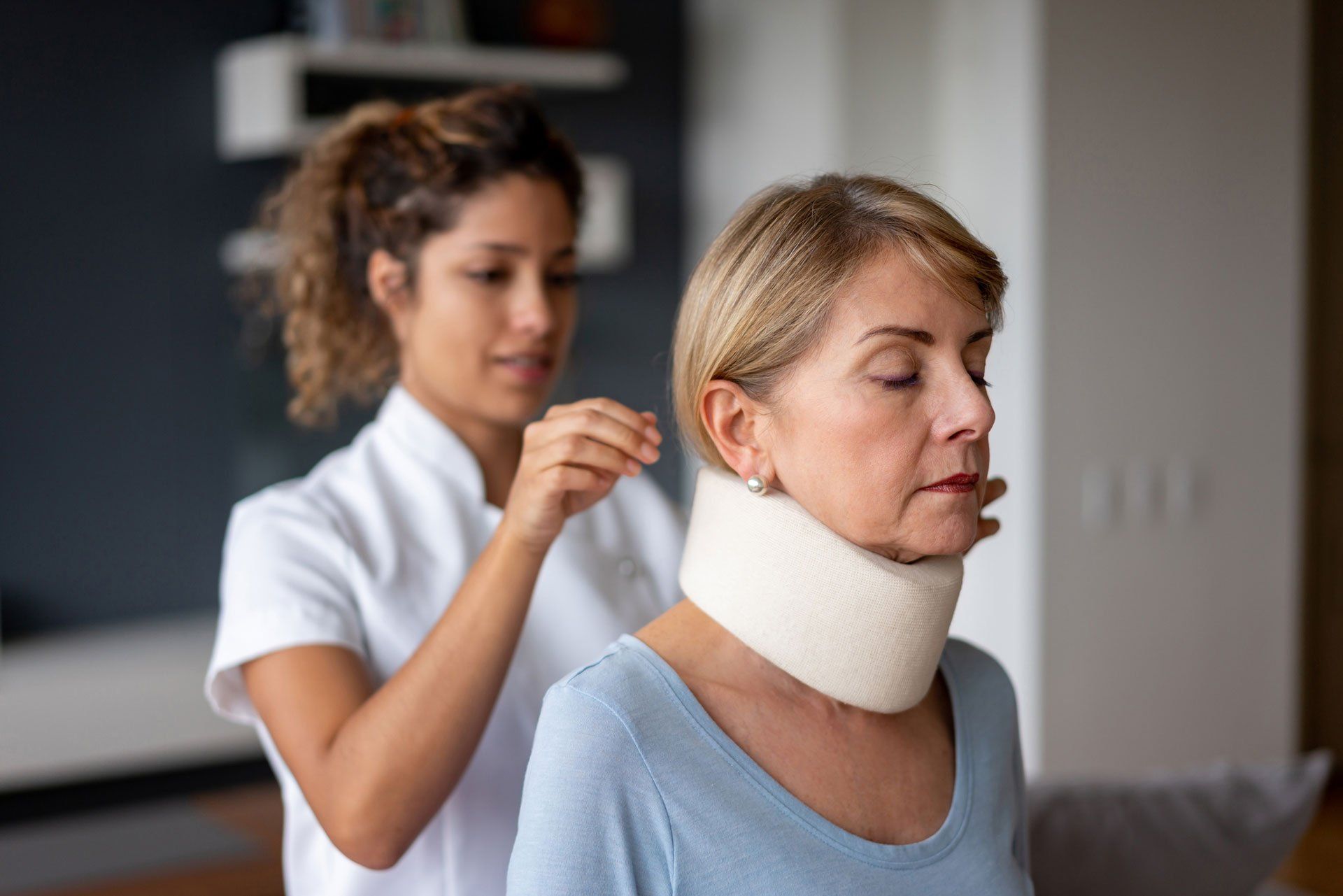 Woman with Neck Injury — Little Rock, AR — Dabbs & Pomtree Attorneys at Law