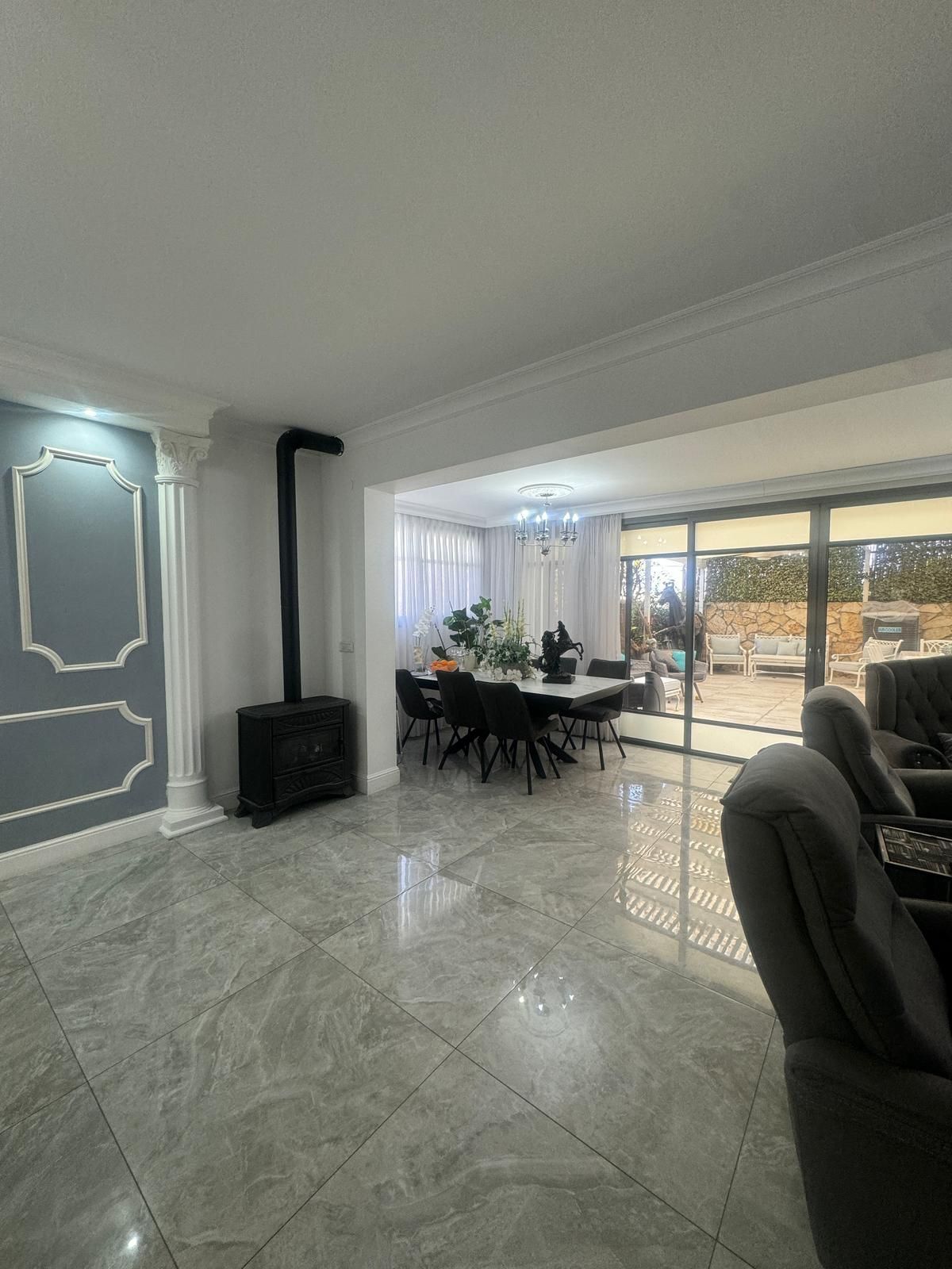 קוטג' למכירה במודיעין