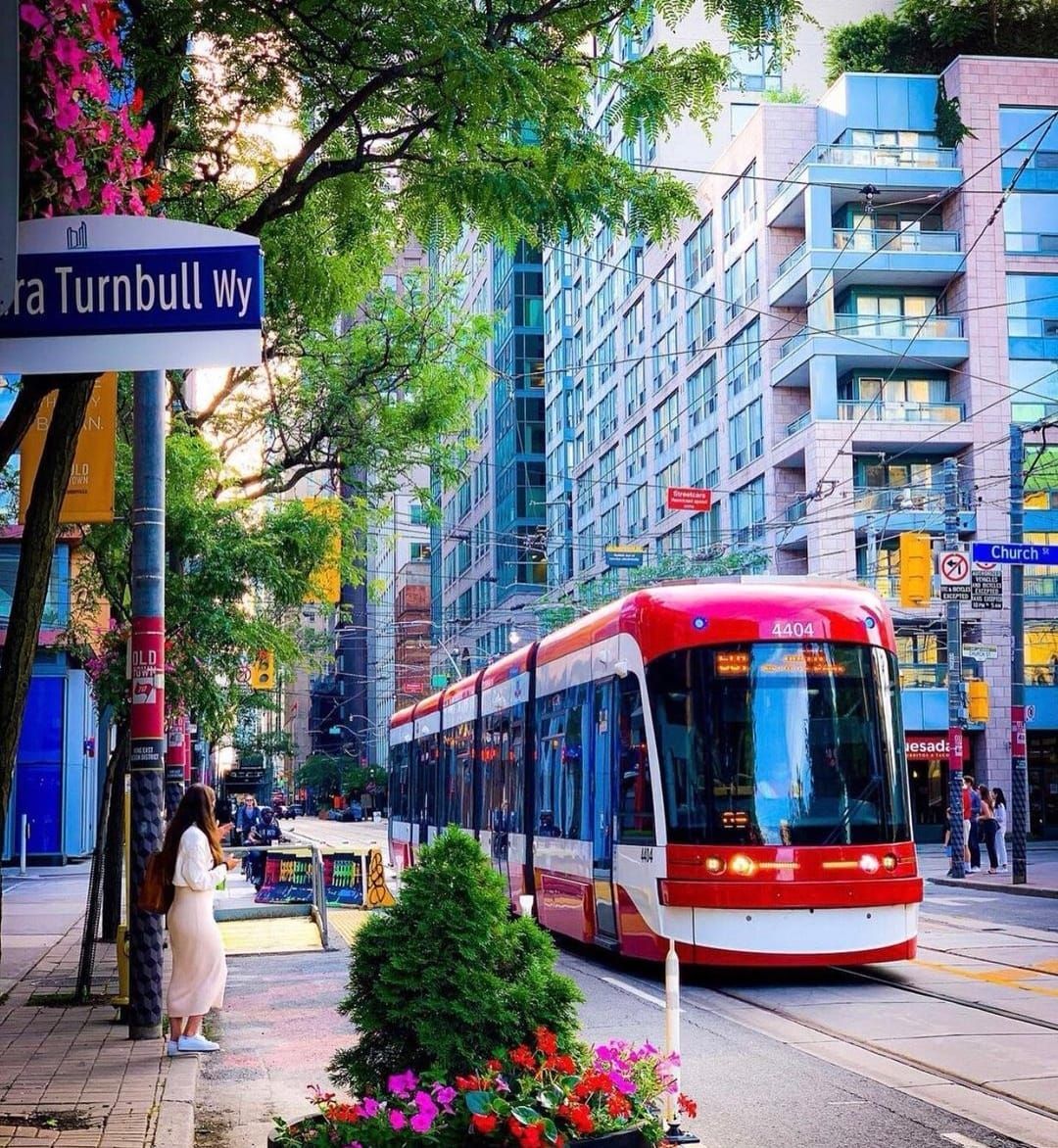 A sign that says ' a turnbull way ' on it