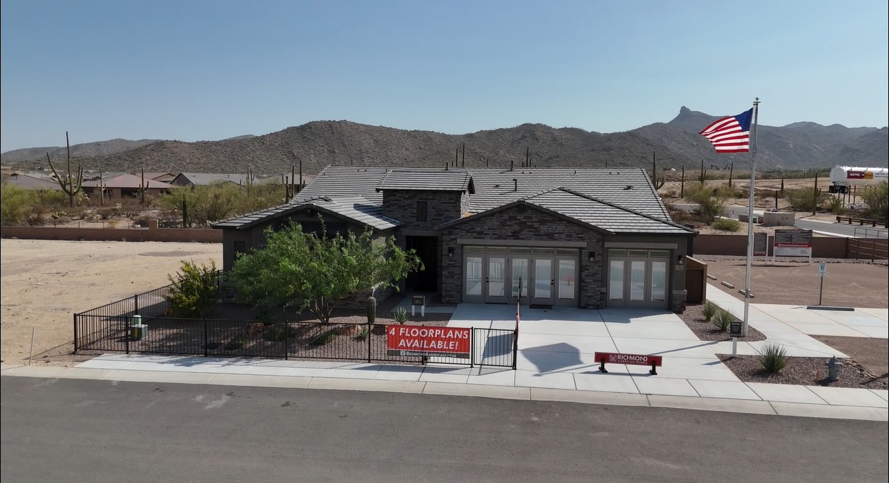 New construction - Richmond American model home in Dove mountain