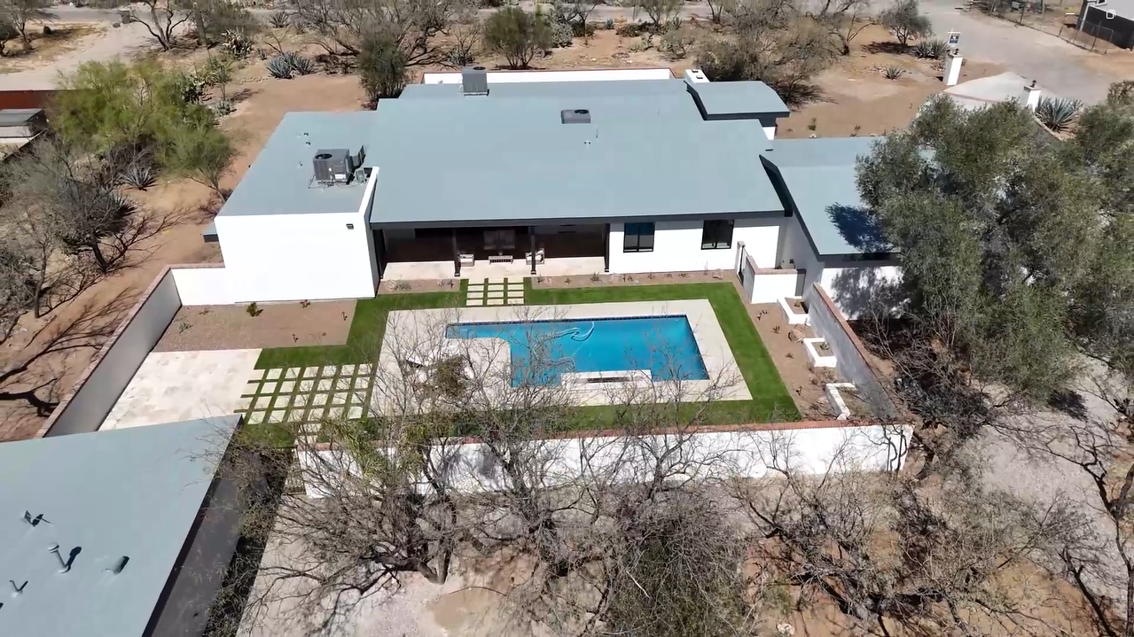 Fully remodeled home with guest casita and private swimming pool in Colonia Solana, Tucson