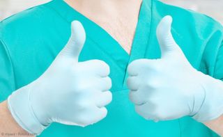 Schonende Piezo-Chirurgie bei der Implantation