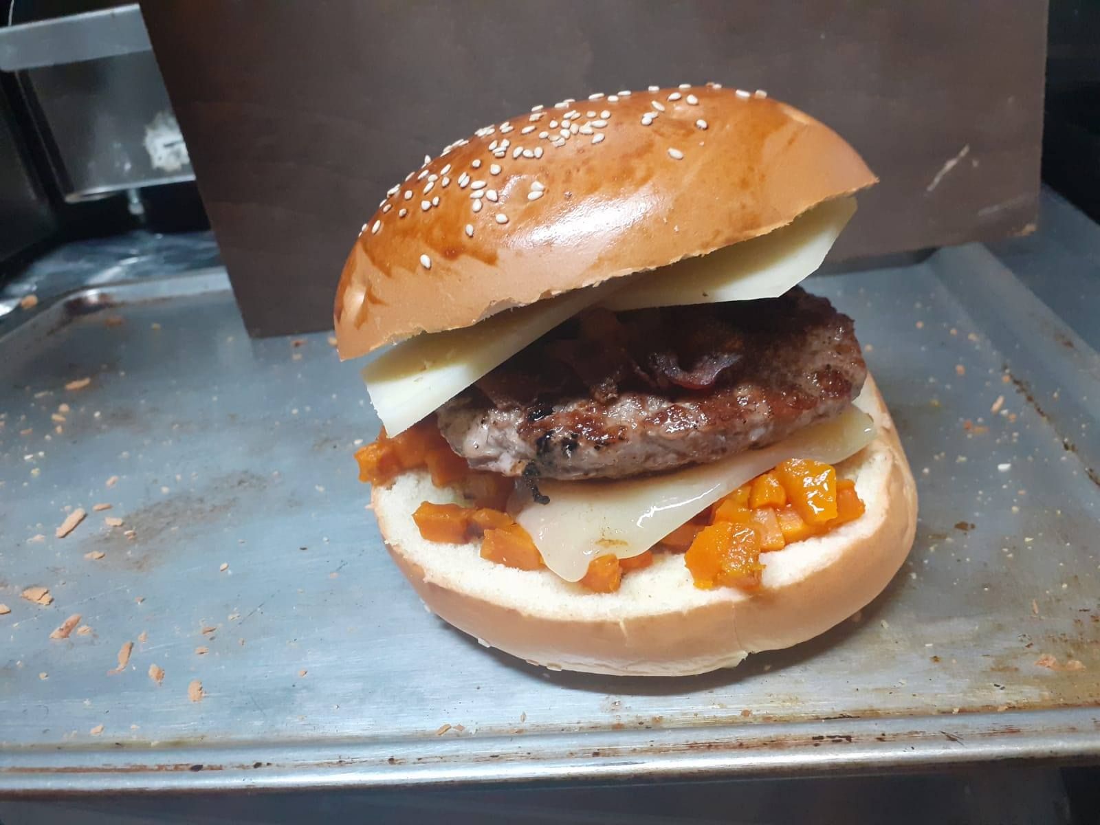 panino con hamburger alla piastra