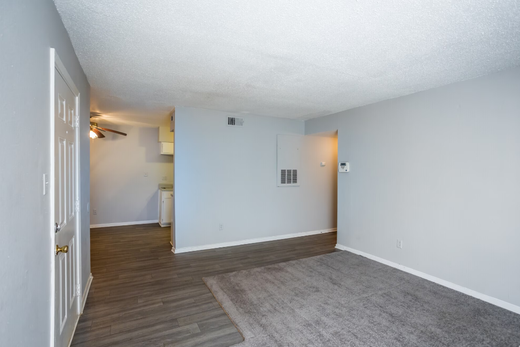 stonegate living room 1