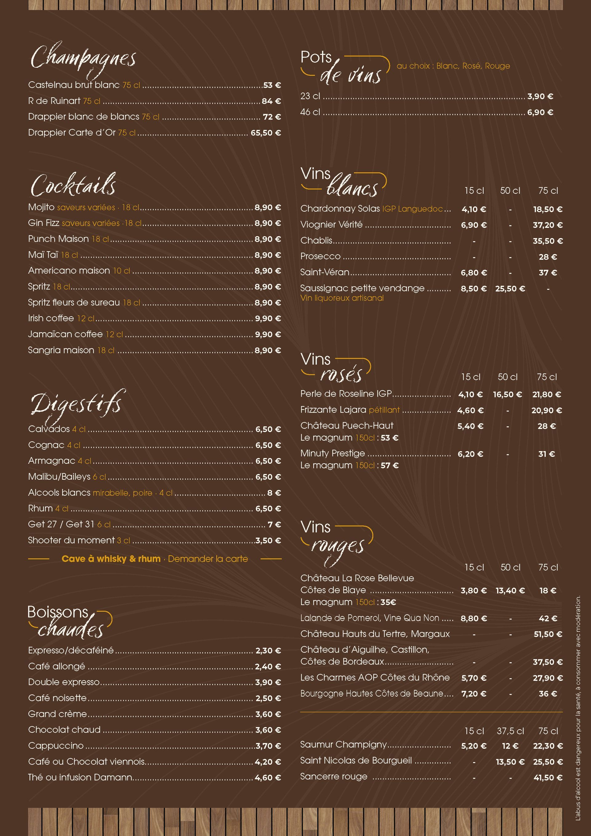 Menu avec fond marron foncé et texte doré. Catégories : boissons et plats.