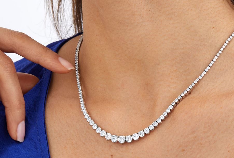 Mappin & Webb 18ct White Gold 10.17cttw Diamond Graduated Line Necklace 