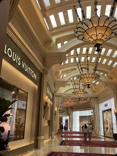 loius vuitton luxury brand shop