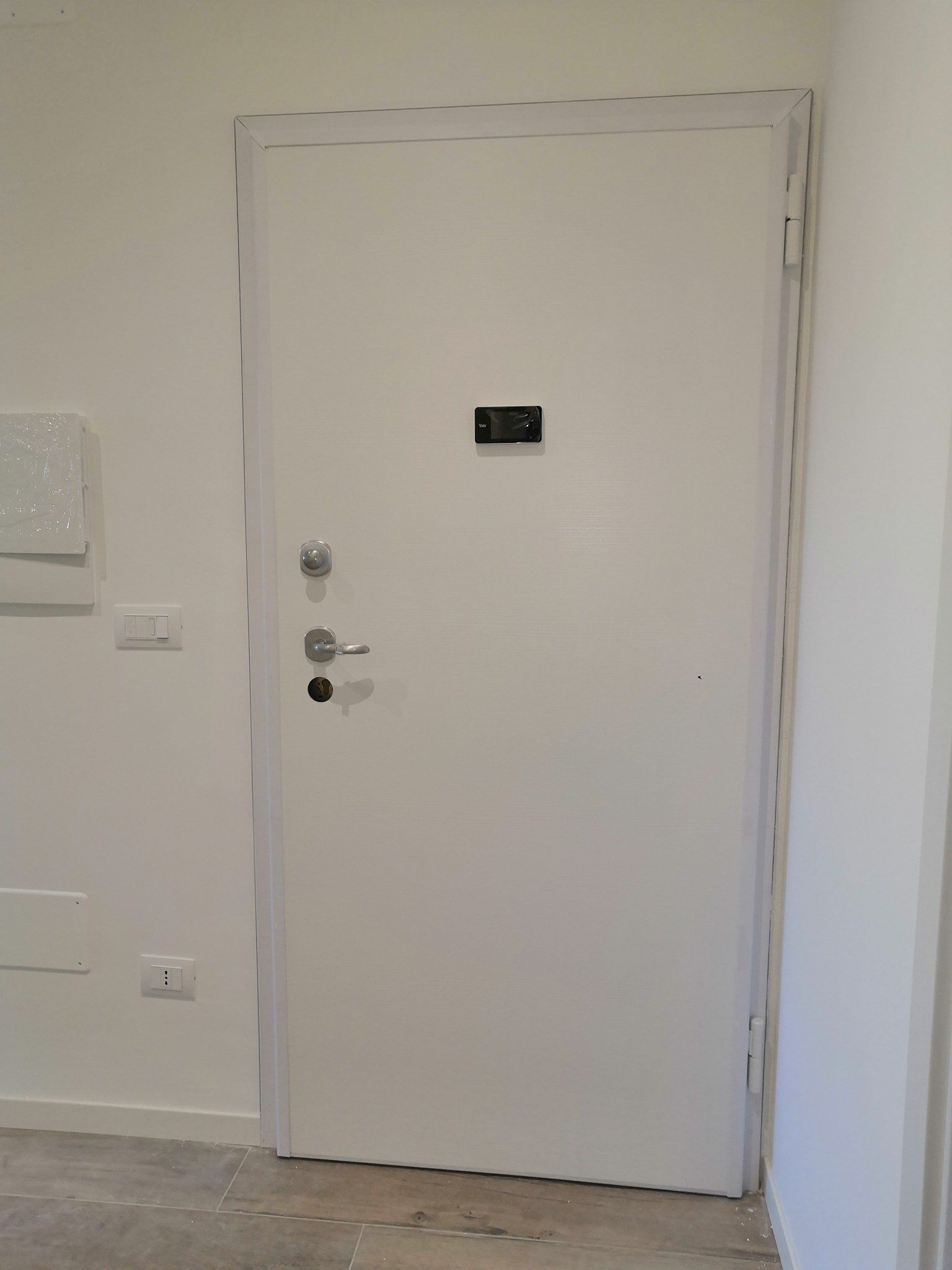 Porta bianca blindata