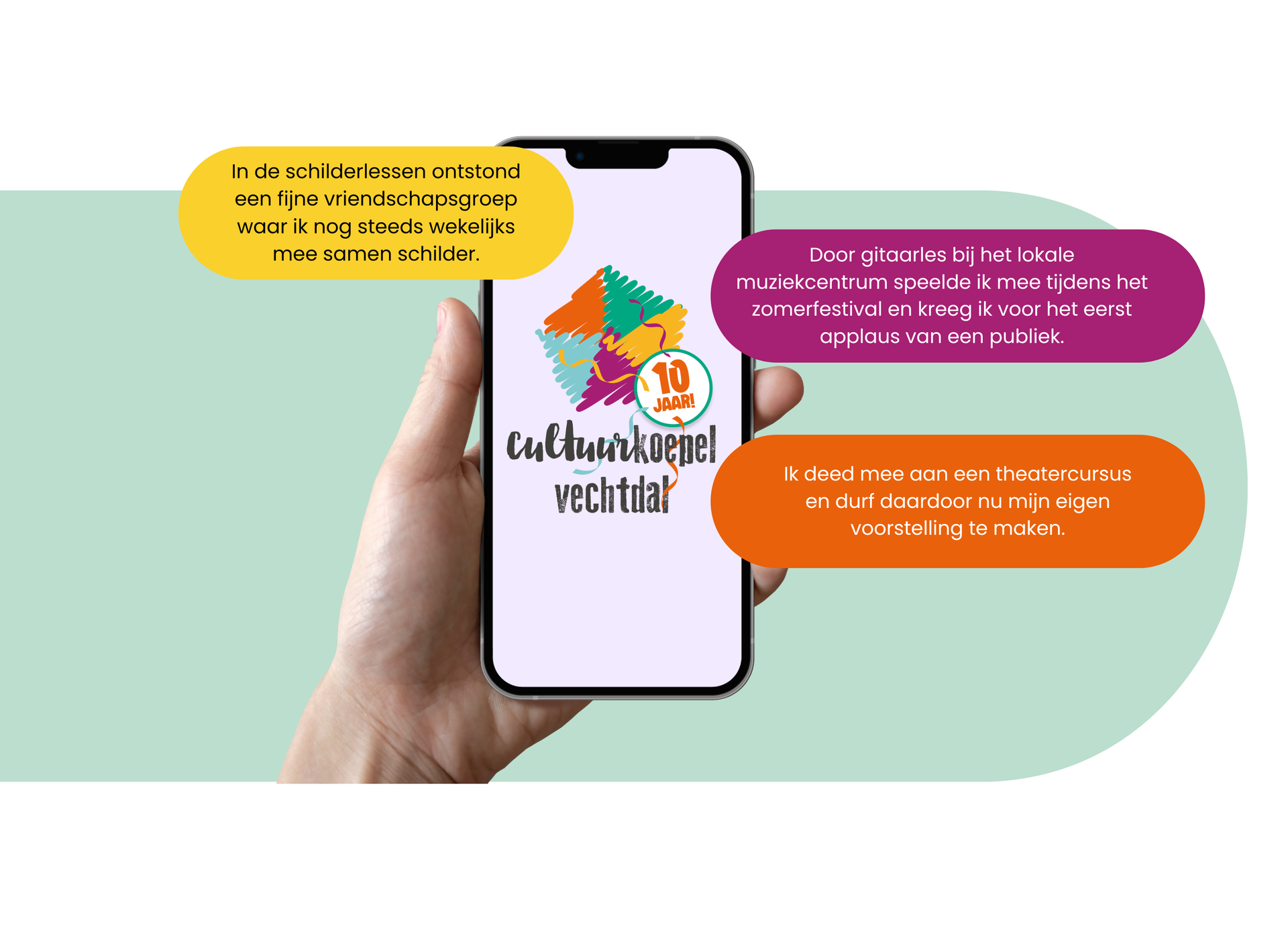 Een hand houdt een telefoon vast waarop een kleurrijk app-logo te zien is