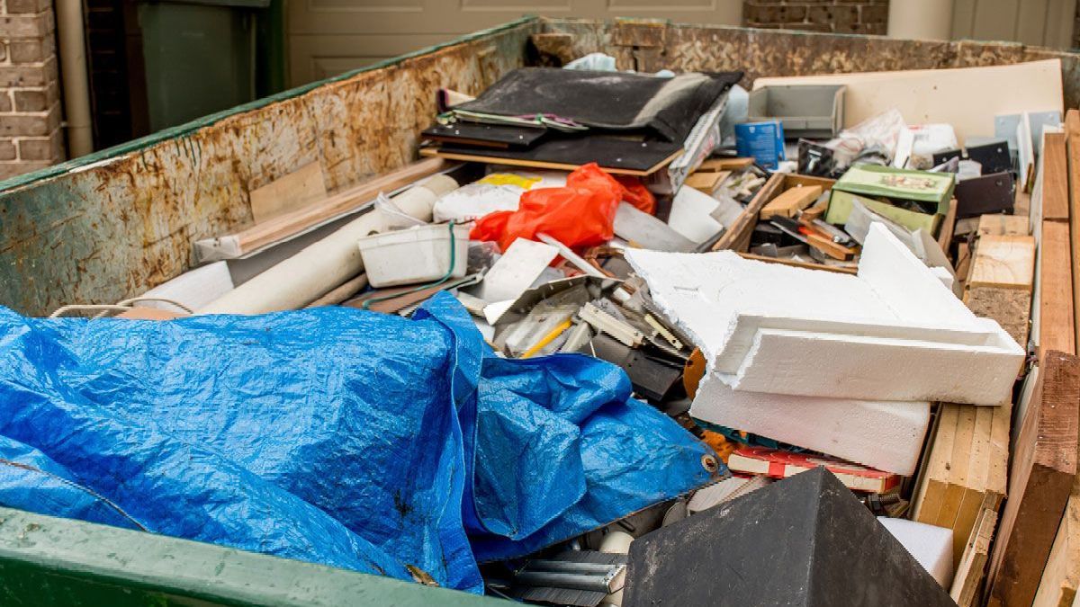 Photo of full dumpster
