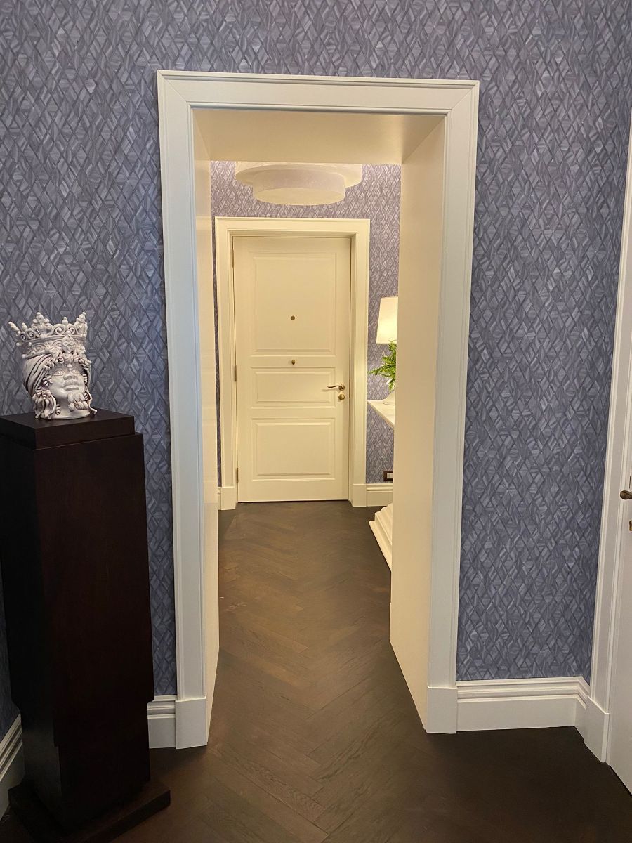 cornicioni e battiscopa in legno