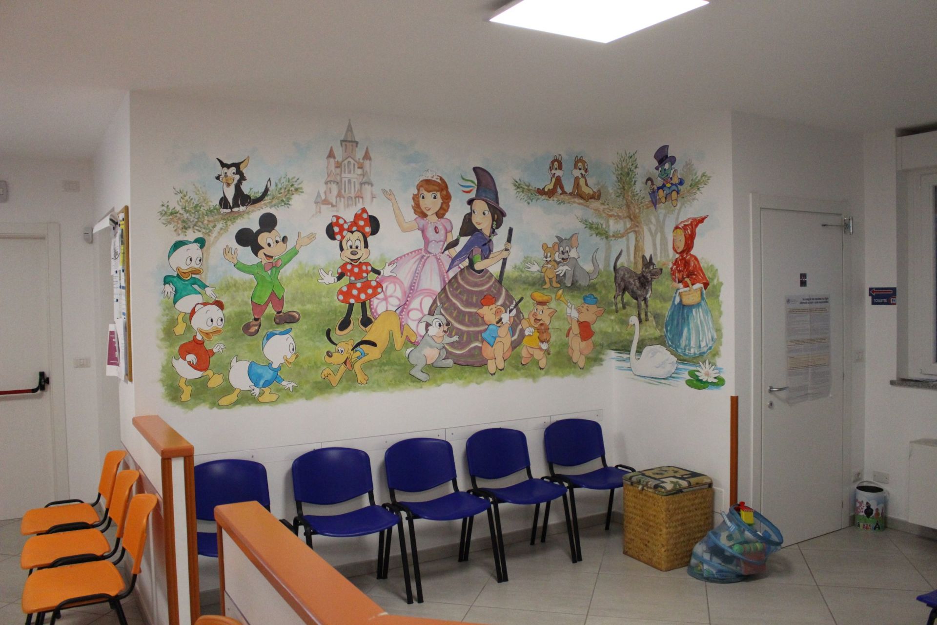 Sala d'attesa dello studio oculistico di Almese