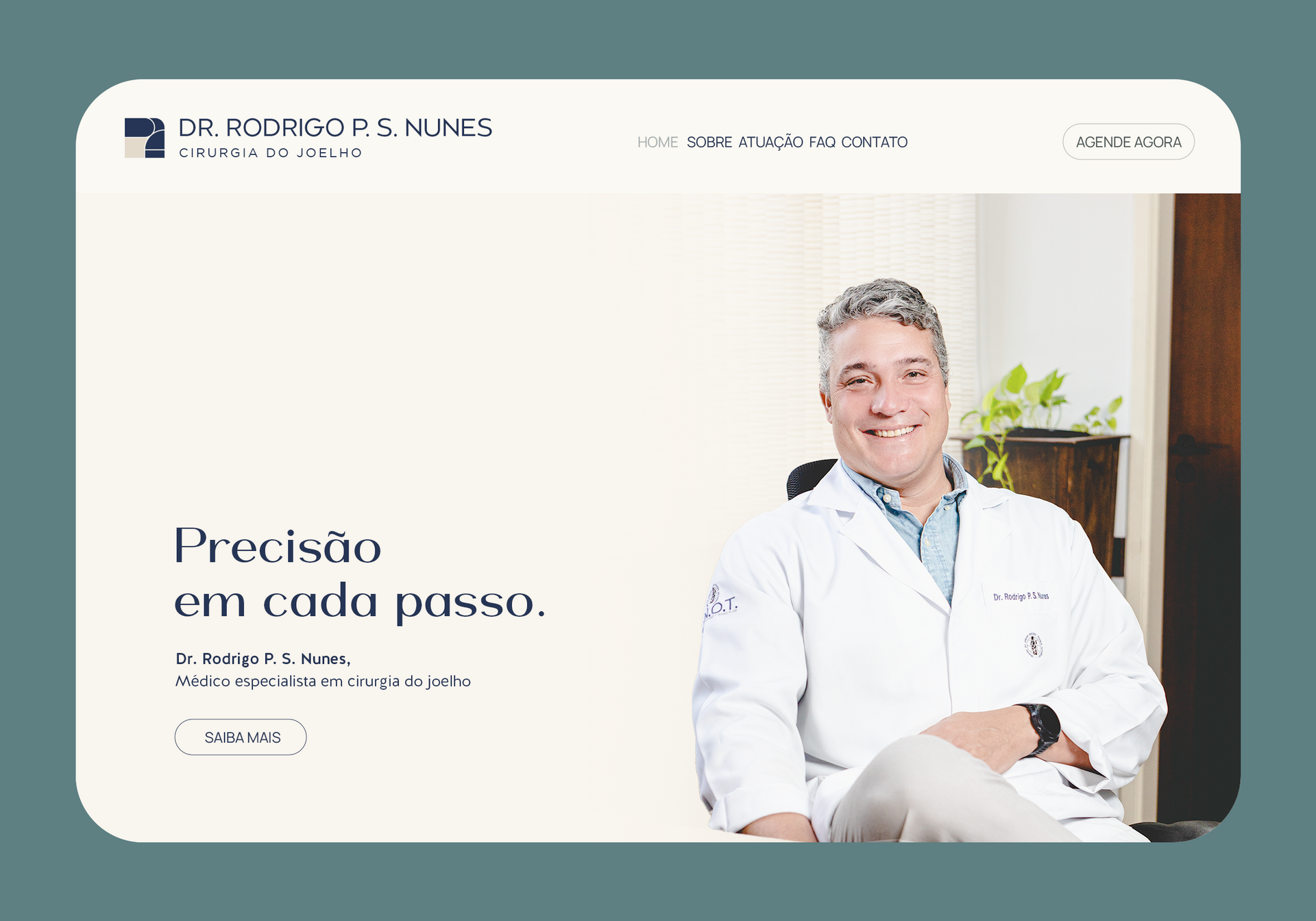 Doutor Rodrigo Nunes, sorrindo de jaleco branco; página inicial do site.