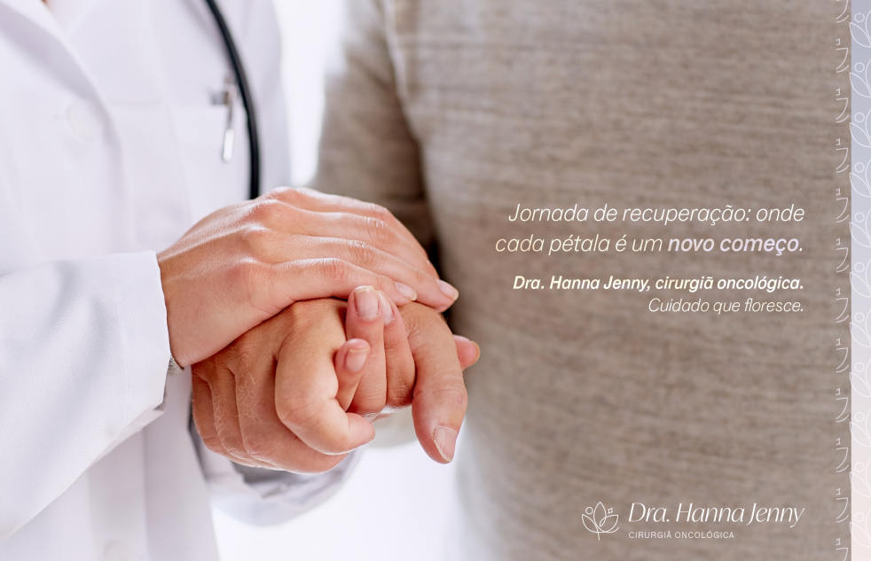 Um médico está segurando a mão de um paciente.