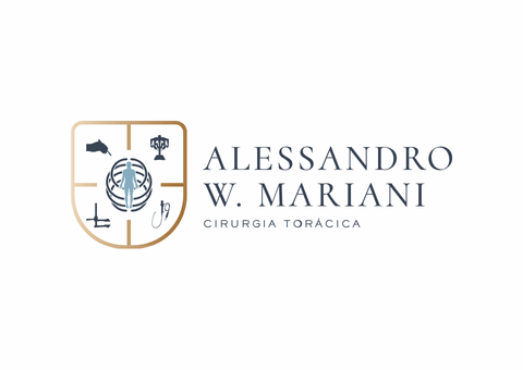 Logotipo de Alessandro W. Mariani: um escudo dourado com símbolos e nome em fonte elegante. 