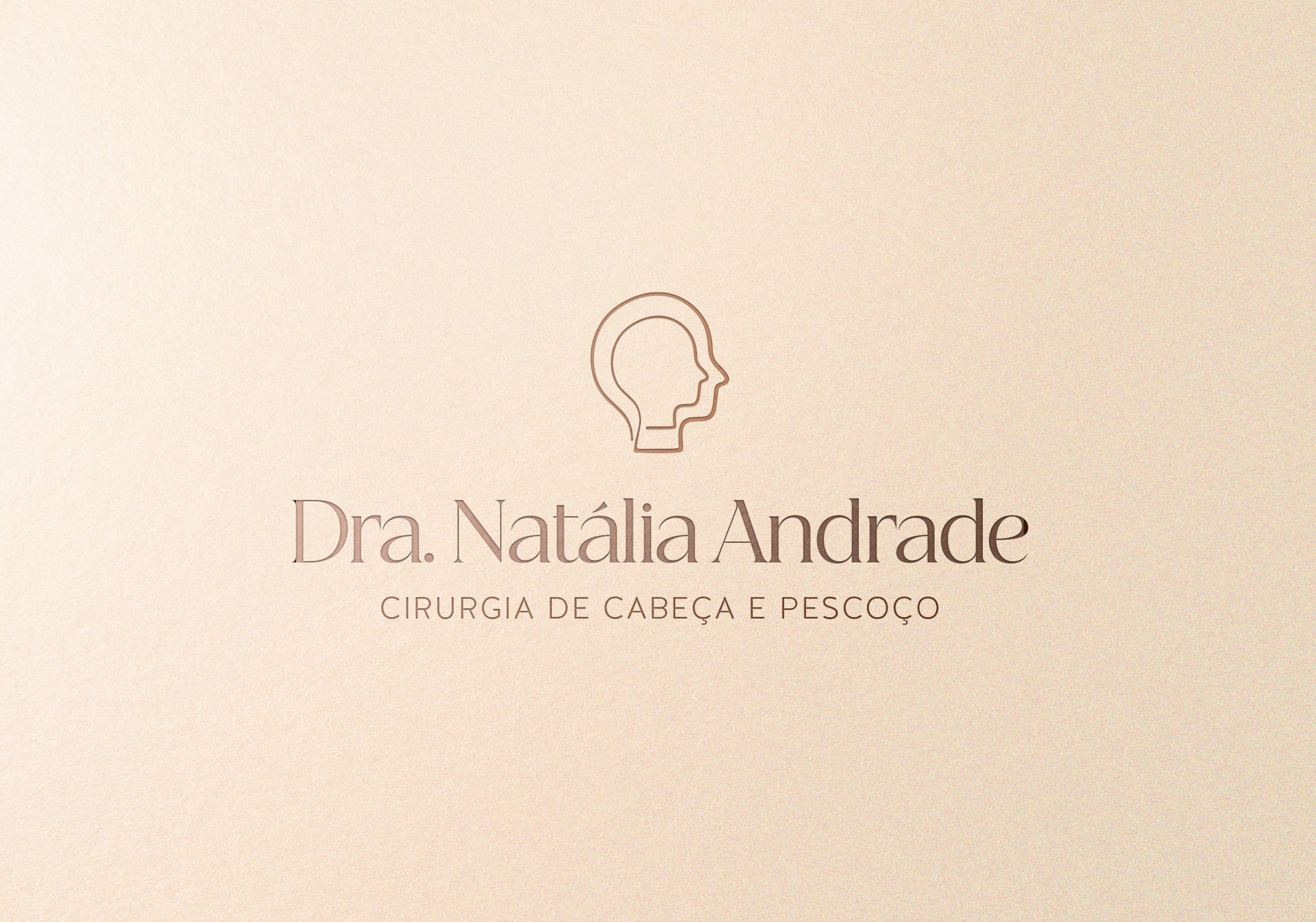 Um logotipo para uma médica chamada dra natalia andrade