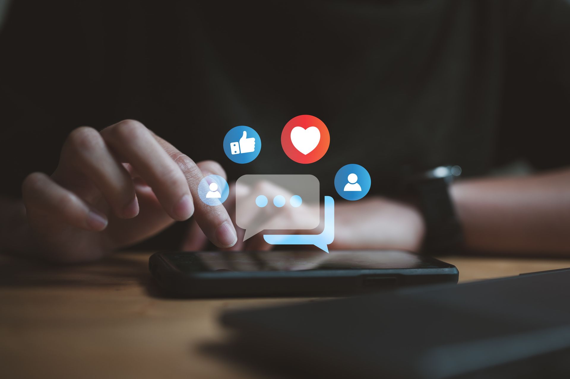 Preciso ter um site ou só redes sociais são suficientes?