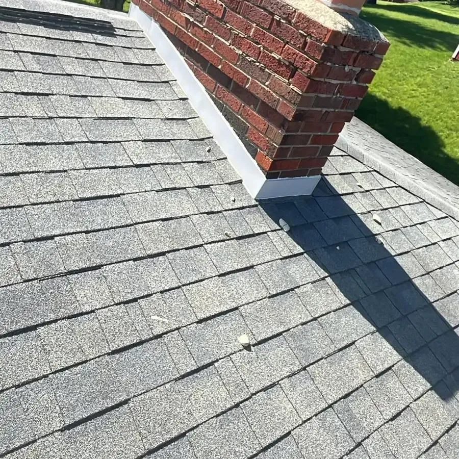 Ashphalt shingles, roofing by Pittsburgh Home Renovation, Pittsburgh, PA.