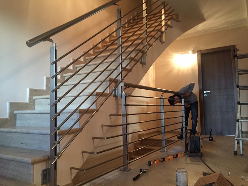 ringhiera e passamano scala interna