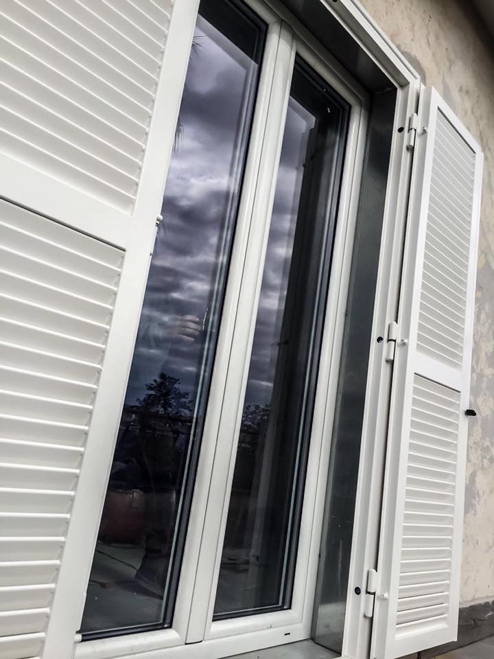 infissi laccati bianchi