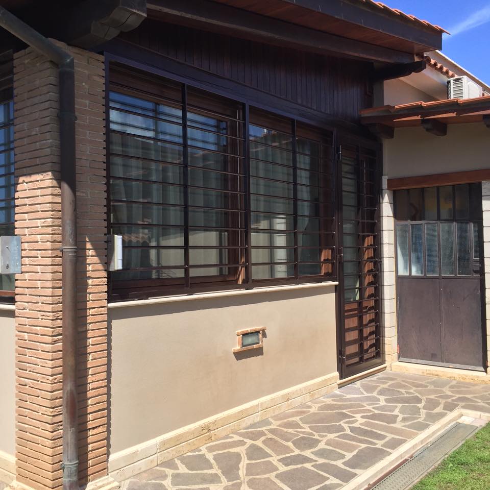 abitazione con grate di sicurezza