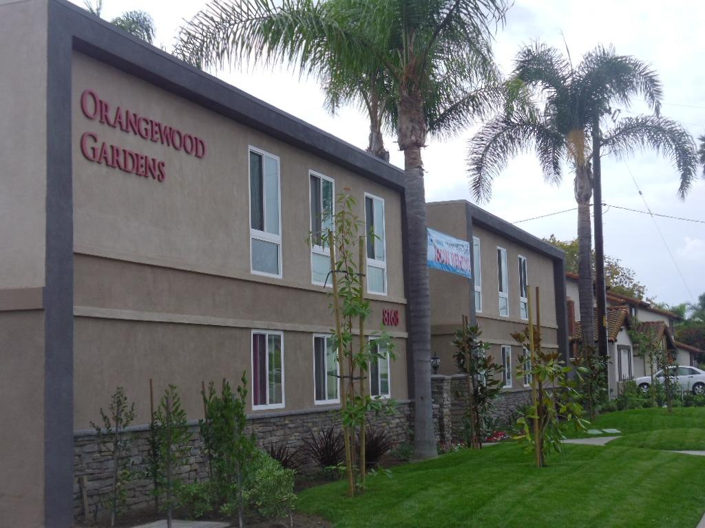 8160-8168 Orangewood Ave Building Photo