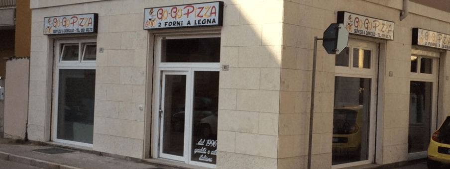 Esterno della pizzeria