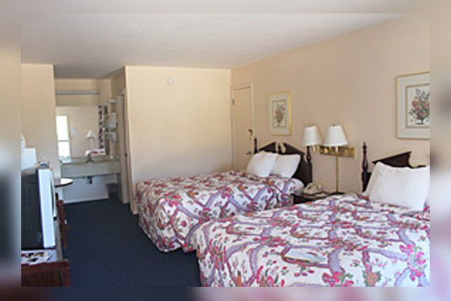 Rocky River Inn — Doniphan, MO — Rocky River Resort