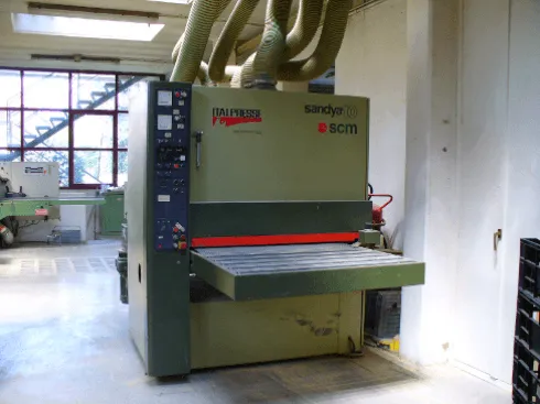 Macchinario per serramenti