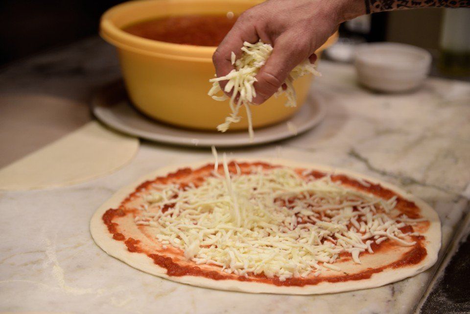 Preparazione della pizza