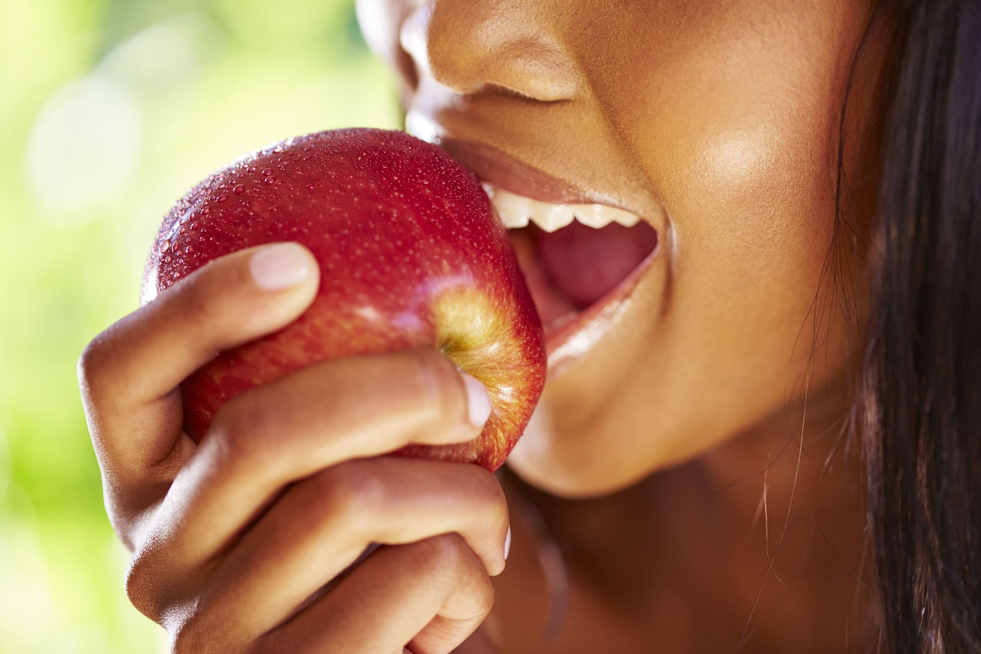 5-foods-that-brighten-tooth-enamel-westlake-dental-care