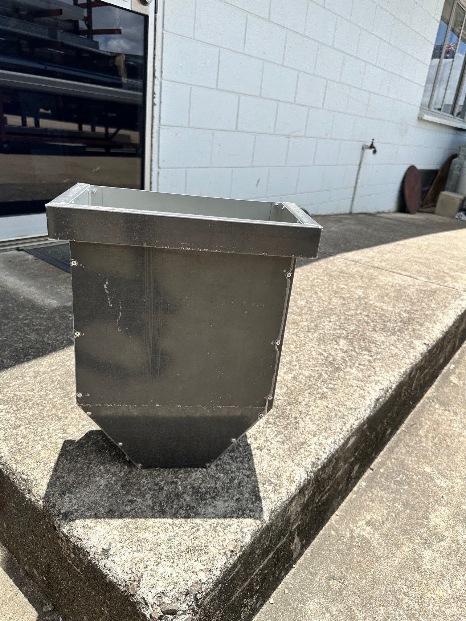 Rainwater head— Colonial Sheet Metal in Garbutt, QLD