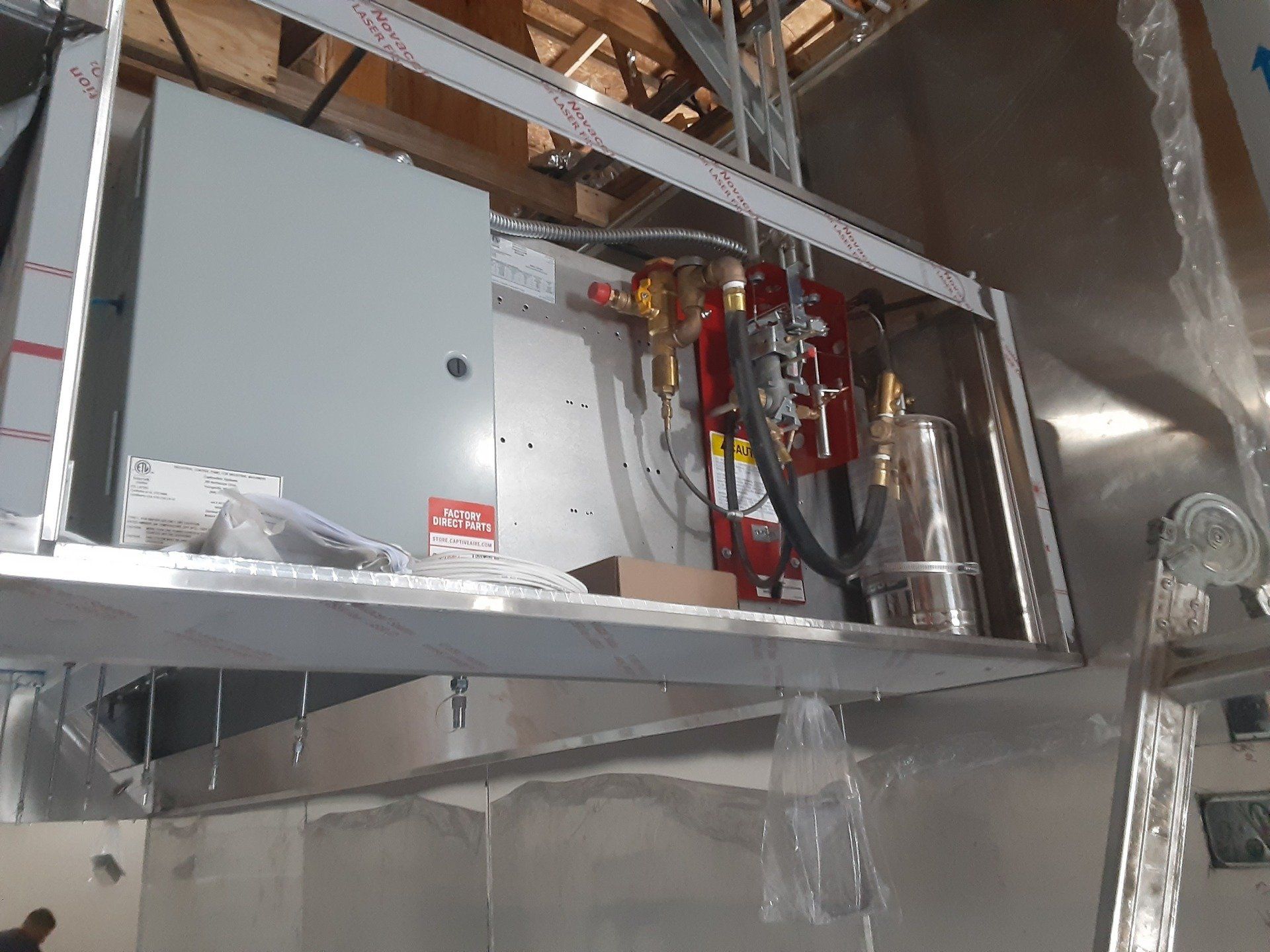 Fire extinguisher secured — Dandridge, TN — Rapid Fire Equipment Inc.