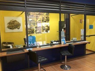 interno negozio di compravendita oro
