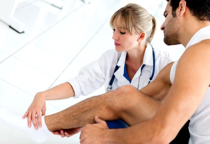 Patient with Physical Therapist — Philadelphia, PA  — Advanced Physical Therapy