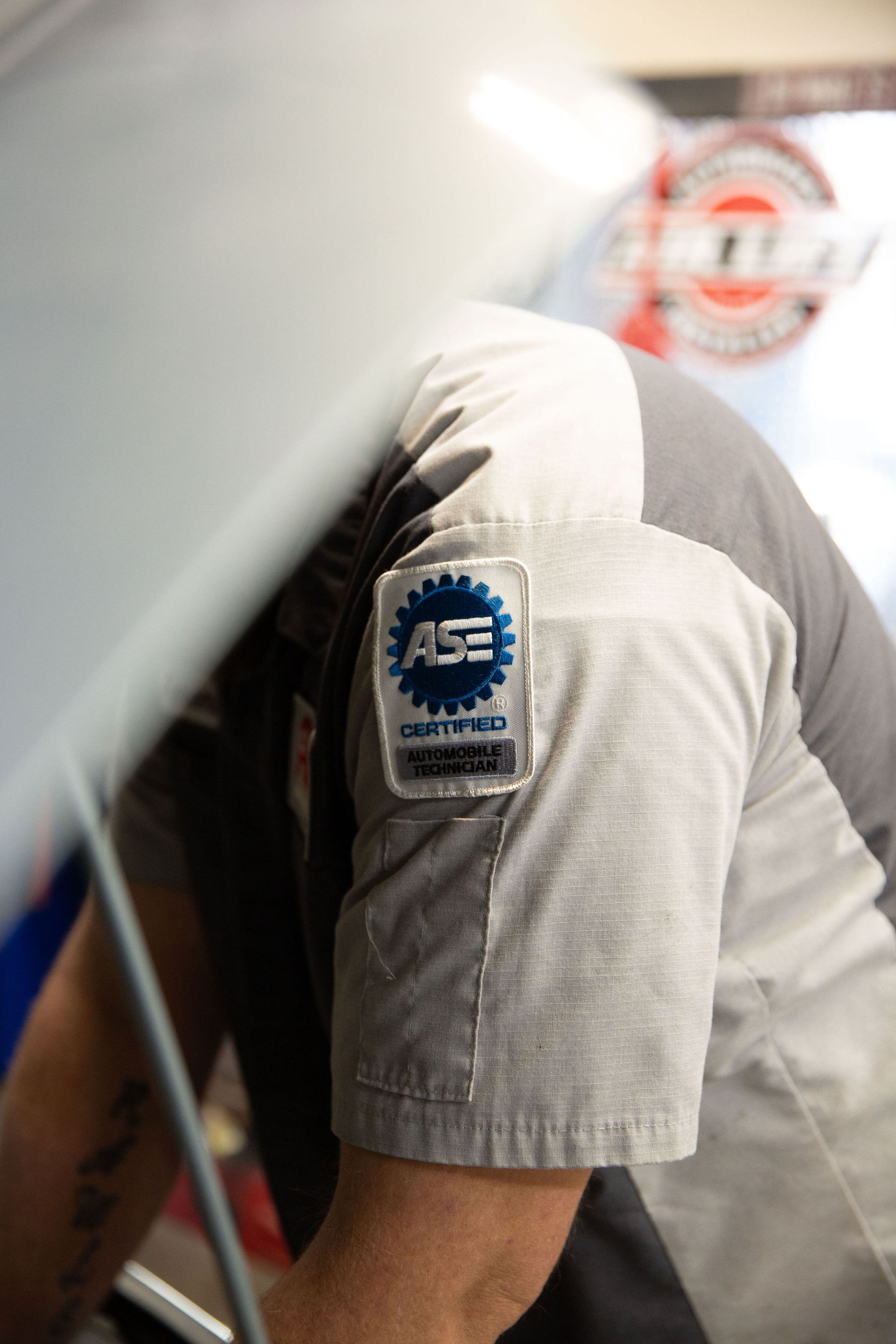 Mechanic working on a car | Pat's Auto Repair & Towing