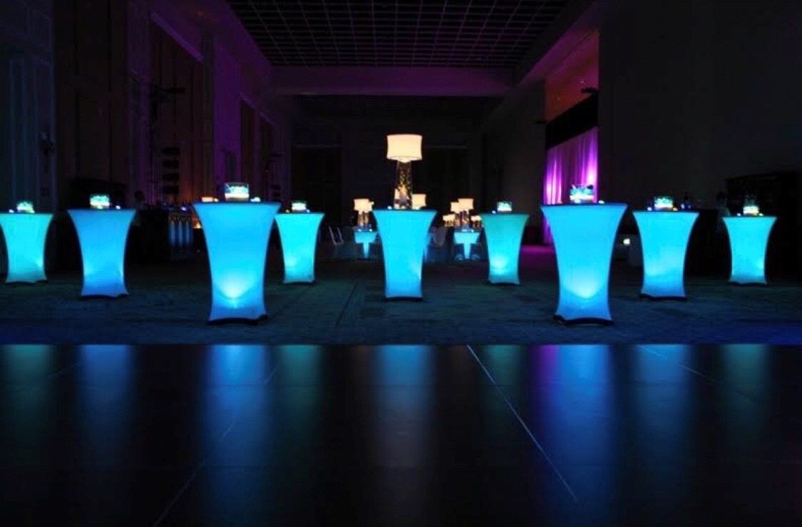 Zelt Partyzelt Pavillon Faltzelt Faltpavillon Bierzeltgarnitur Tische Stühle Bankett Stehtische Hüpfburg Heizstrahler Heizpilze mieten