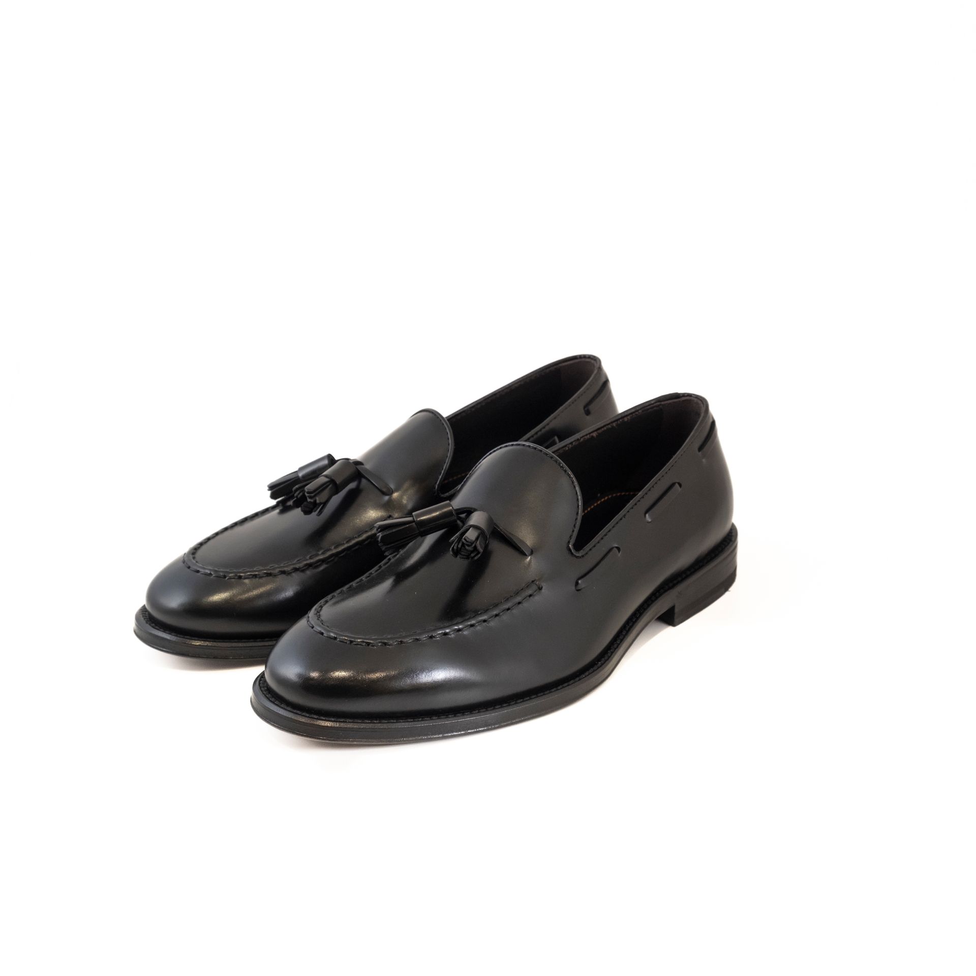 HENDERSON TASSEL LOAFERS  spazzolato nero ,  fondo cuoio