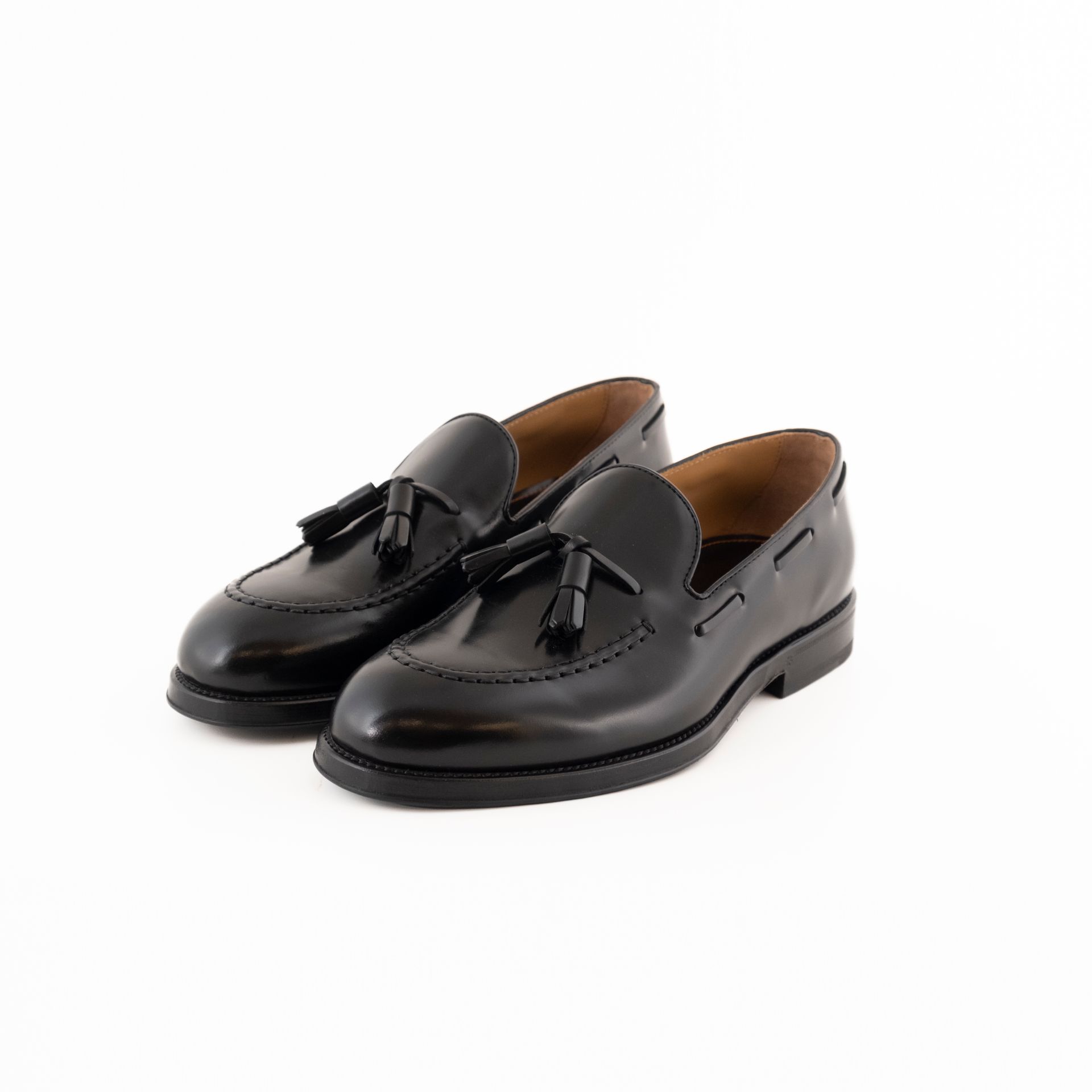 HENDERSON TASSEL LOAFERS spazzolato nero , fondo mezza gomma