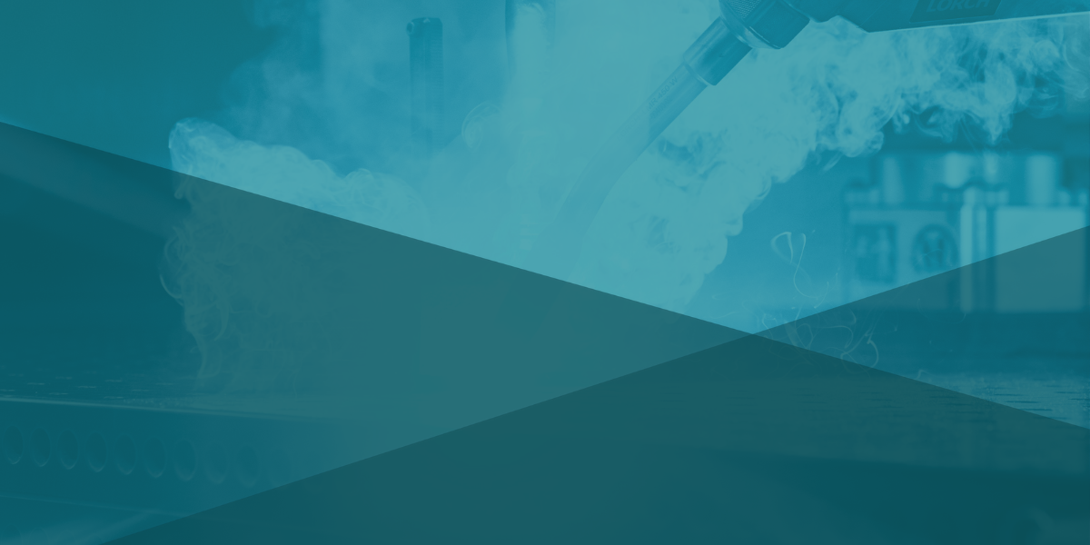 Abstrakter türkisfarbener Hintergrund mit sichtbarem Dampf und architektonischen Details.