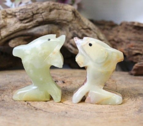 Aragoniet Dolfijn Beeldje (Onymarmer)