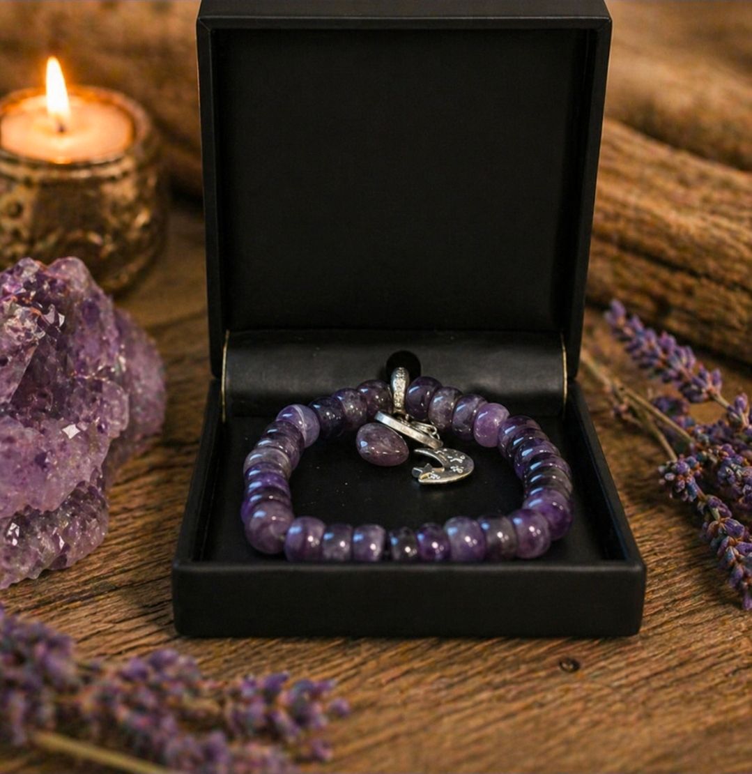 Armband Amethist + Bedeltjes in cadeauverpakking (geboortesteen februari)