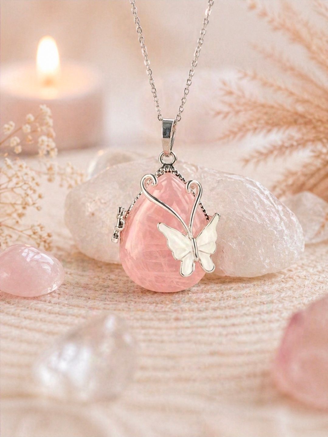 Ketting hanger Rozenkwarts - Vlinder / 2 cm