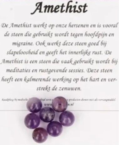 Zeven ronde, paarse amethistkralen.