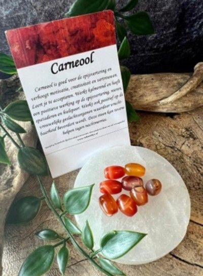 Oranje en rode agaat edelsteen kralen, gepolijst en glad.