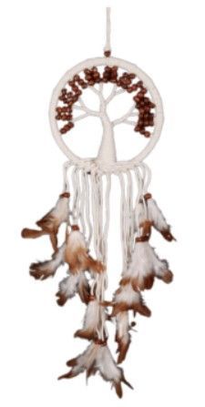 Dromenvanger met witte ring, bruine kralen en veren.
