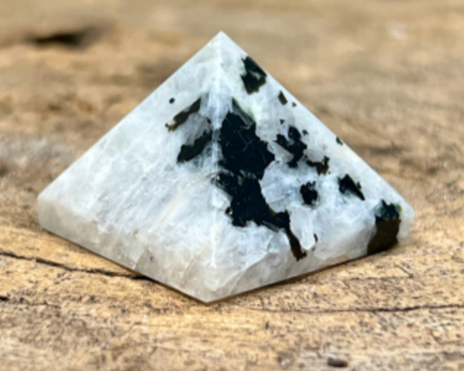 Maansteen Rainbow Edelsteen Piramide / 2,5 - 3 cm