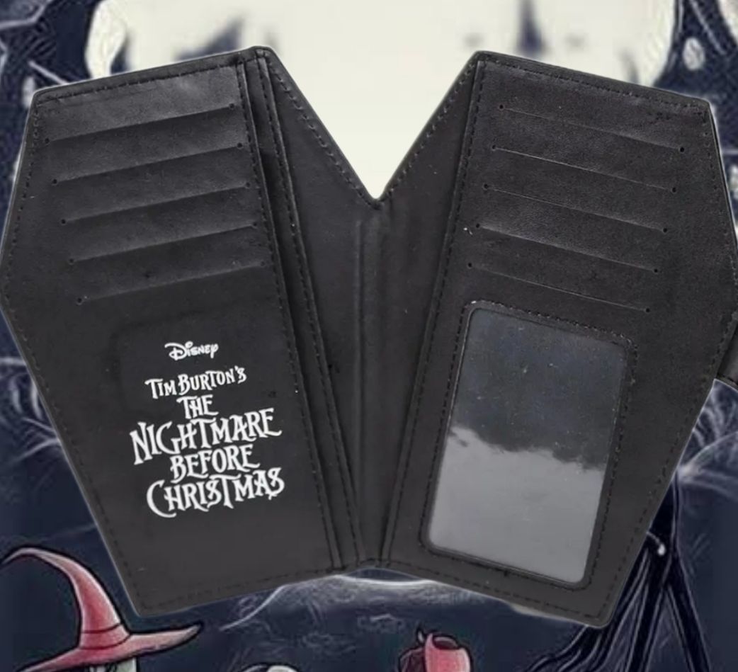 Zwarte portemonnee in de vorm van een doodskist met Jack Skellington en Sally uit The Nightmare Before Christmas.