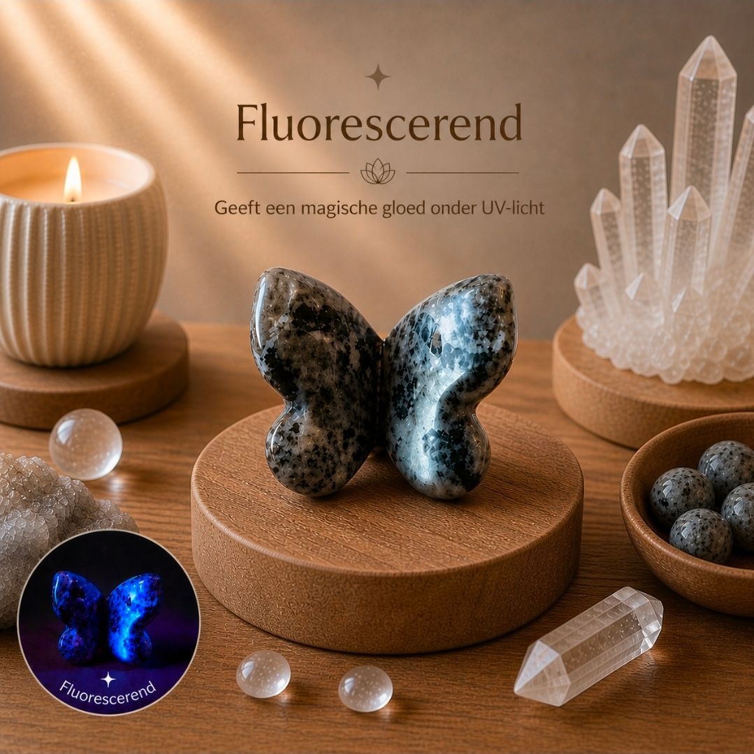 Sodalite Mini Gemstone Butterfly – 3 cm/ Fluorescent (MG)