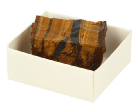 Tijgeroog edelsteen, bruin en goud, in een klein wit doosje.